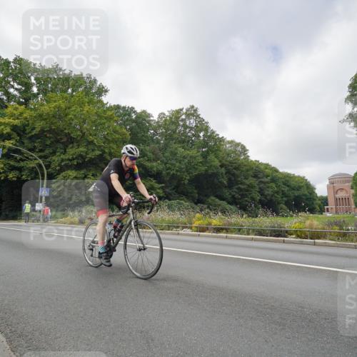 14.09.2025 - Stadtparktriathlon Michael Burmester http://msf.ph/oto/8893436 14.09.2025 11:50:36 Radfahren 941, 970, 990, 1066, 1109 meine-sportfotos.de