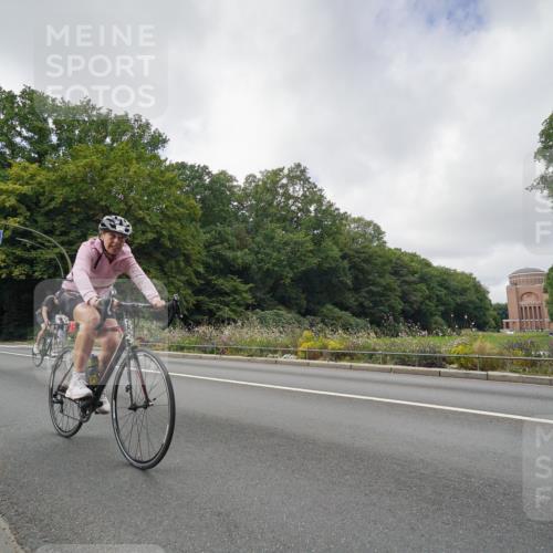 14.09.2025 - Stadtparktriathlon Michael Burmester http://msf.ph/oto/8893453 14.09.2025 11:51:14 Radfahren 962, 974, 976, 1083, 1097, 1101 meine-sportfotos.de