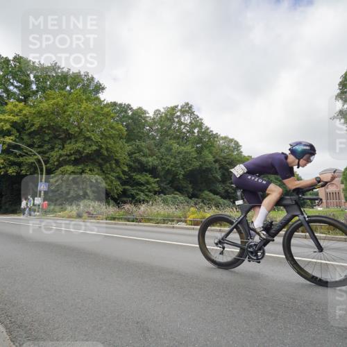 14.09.2025 - Stadtparktriathlon Michael Burmester http://msf.ph/oto/8893462 14.09.2025 11:51:24 Radfahren 962, 976, 994, 1040, 1043, 1057, 1080, 1083 meine-sportfotos.de