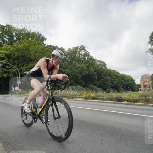 14.09.2025 - Stadtparktriathlon Michael Burmester http://msf.ph/oto/8893464 14.09.2025 11:51:26 Radfahren 976, 994, 1040, 1043, 1057, 1080, 1083 meine-sportfotos.de