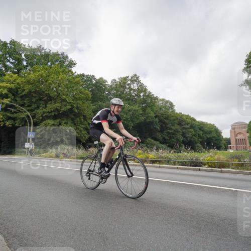 14.09.2025 - Stadtparktriathlon Michael Burmester http://msf.ph/oto/8893467 14.09.2025 11:51:41 Radfahren 961, 985, 1051, 1079, 1102 meine-sportfotos.de