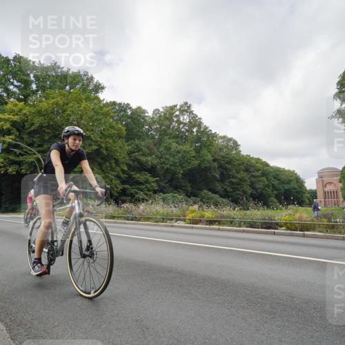 14.09.2025 - Stadtparktriathlon Michael Burmester http://msf.ph/oto/8893472 14.09.2025 11:51:48 Radfahren 961, 985, 1011, 1079, 1102 meine-sportfotos.de