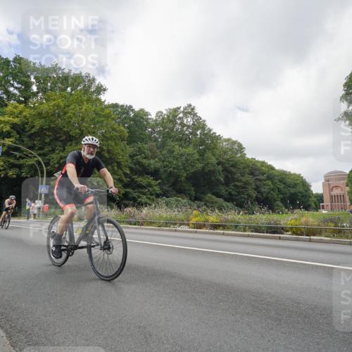 14.09.2025 - Stadtparktriathlon Michael Burmester http://msf.ph/oto/8893481 14.09.2025 11:52:20 Radfahren 925, 932, 982, 989, 1020, 1078, 1094, 1107 meine-sportfotos.de