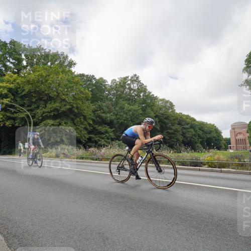14.09.2025 - Stadtparktriathlon Michael Burmester http://msf.ph/oto/8893482 14.09.2025 11:52:21 Radfahren 932, 982, 989, 1020, 1078, 1094, 1107 meine-sportfotos.de