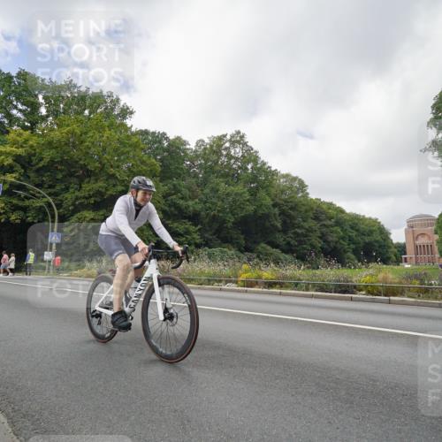 14.09.2025 - Stadtparktriathlon Michael Burmester http://msf.ph/oto/8893485 14.09.2025 11:52:23 Radfahren 932, 982, 989, 1020, 1078, 1094, 1107 meine-sportfotos.de