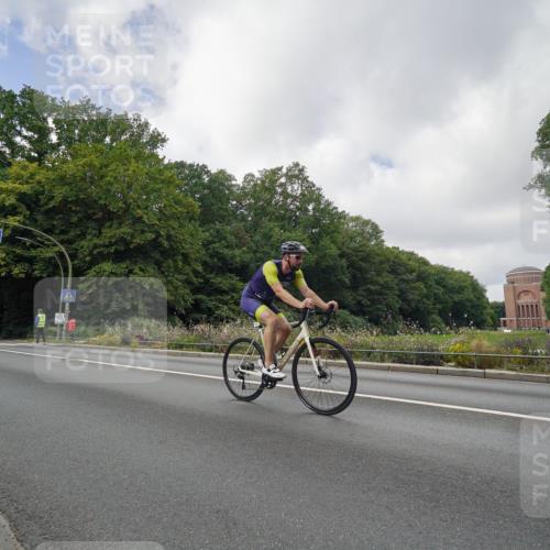 14.09.2025 - Stadtparktriathlon Michael Burmester http://msf.ph/oto/8893489 14.09.2025 11:52:33 Radfahren 938, 982, 1048, 1054, 1067, 1117 meine-sportfotos.de