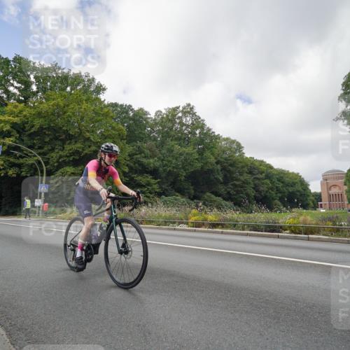 14.09.2025 - Stadtparktriathlon Michael Burmester http://msf.ph/oto/8893495 14.09.2025 11:52:41 Radfahren 938, 1008, 1048, 1067, 1117 meine-sportfotos.de