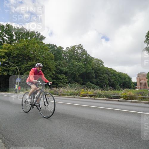 14.09.2025 - Stadtparktriathlon Michael Burmester http://msf.ph/oto/8893501 14.09.2025 11:52:58 Radfahren 996, 997, 1009, 1018, 1055 meine-sportfotos.de
