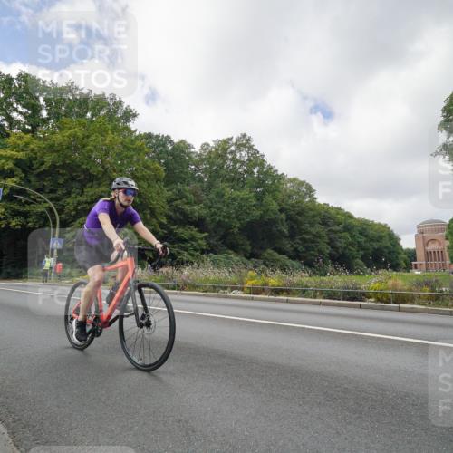 14.09.2025 - Stadtparktriathlon Michael Burmester http://msf.ph/oto/8893503 14.09.2025 11:53:04 Radfahren 944, 963, 997, 1018, 1033, 1085, 1125 meine-sportfotos.de