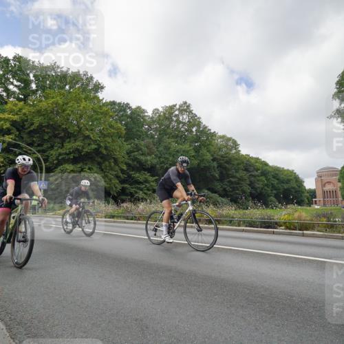 14.09.2025 - Stadtparktriathlon Michael Burmester http://msf.ph/oto/8893504 14.09.2025 11:53:07 Radfahren 944, 963, 1018, 1033, 1047, 1085, 1125 meine-sportfotos.de