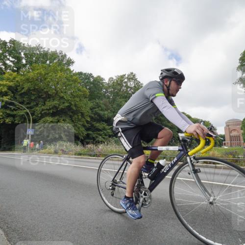 14.09.2025 - Stadtparktriathlon Michael Burmester http://msf.ph/oto/8893507 14.09.2025 11:53:10 Radfahren 944, 946, 963, 1017, 1018, 1033, 1039, 1047, 1064, 1085, 1125 meine-sportfotos.de