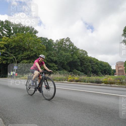 14.09.2025 - Stadtparktriathlon Michael Burmester http://msf.ph/oto/8893511 14.09.2025 11:53:17 Radfahren 946, 1017, 1039, 1047, 1064 meine-sportfotos.de