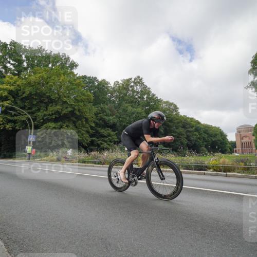 14.09.2025 - Stadtparktriathlon Michael Burmester http://msf.ph/oto/8893515 14.09.2025 11:53:29 Radfahren 931, 1178 meine-sportfotos.de