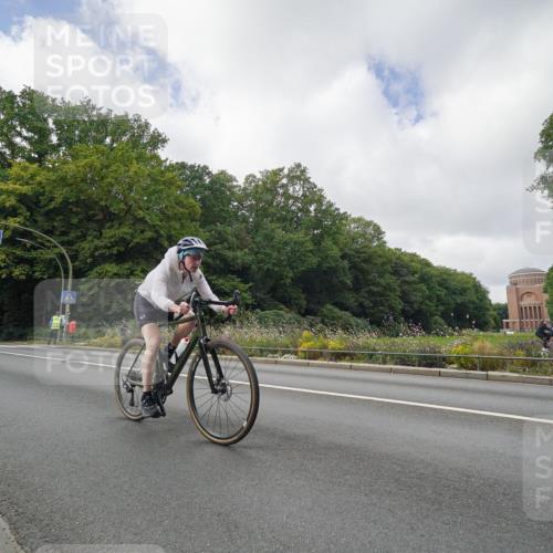 14.09.2025 - Stadtparktriathlon Michael Burmester http://msf.ph/oto/8893518 14.09.2025 11:53:39 Radfahren 981, 995, 1062, 1063 meine-sportfotos.de