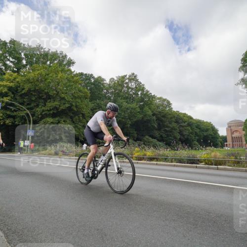 14.09.2025 - Stadtparktriathlon Michael Burmester http://msf.ph/oto/8893520 14.09.2025 11:53:45 Radfahren 995, 1031, 1062, 1063, 1069, 1086, 1099 meine-sportfotos.de