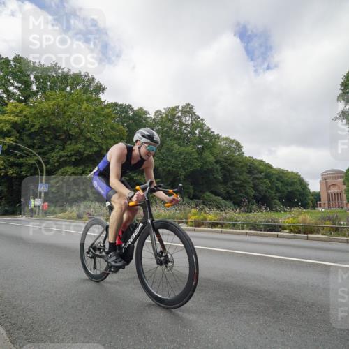 14.09.2025 - Stadtparktriathlon Michael Burmester http://msf.ph/oto/8893733 14.09.2025 11:53:49 Radfahren 995, 1031, 1046, 1062, 1069, 1086, 1099 meine-sportfotos.de