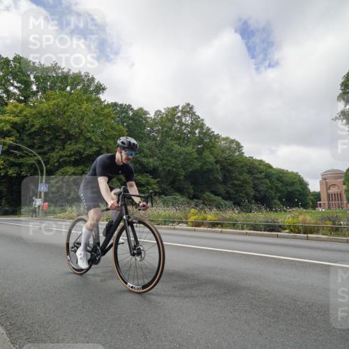 14.09.2025 - Stadtparktriathlon Michael Burmester http://msf.ph/oto/8893737 14.09.2025 11:53:52 Radfahren 995, 1031, 1046, 1069, 1086, 1099 meine-sportfotos.de