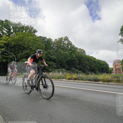 14.09.2025 - Stadtparktriathlon Michael Burmester http://msf.ph/oto/8893744 14.09.2025 11:54:08 Radfahren 975, 993, 1036, 1060, 1081, 1087, 1096, 1185 meine-sportfotos.de