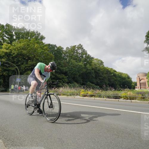14.09.2025 - Stadtparktriathlon Michael Burmester http://msf.ph/oto/8893758 14.09.2025 11:54:51 Radfahren 939, 1035, 1073, 1110, 1162 meine-sportfotos.de