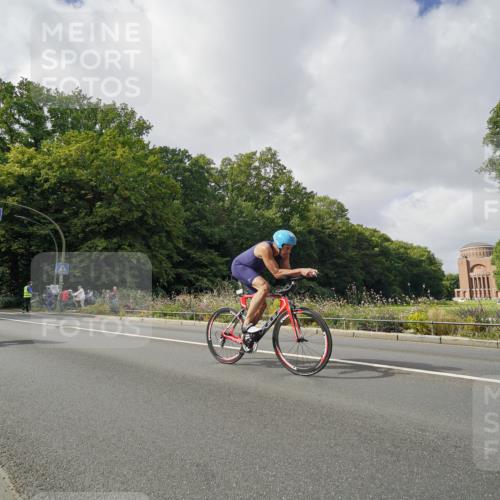14.09.2025 - Stadtparktriathlon Michael Burmester http://msf.ph/oto/8893762 14.09.2025 11:54:59 Radfahren 939, 1035, 1073, 1095, 1162 meine-sportfotos.de