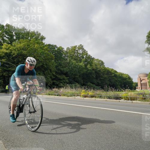 14.09.2025 - Stadtparktriathlon Michael Burmester http://msf.ph/oto/8893763 14.09.2025 11:54:59 Radfahren 939, 1035, 1073, 1095, 1162 meine-sportfotos.de