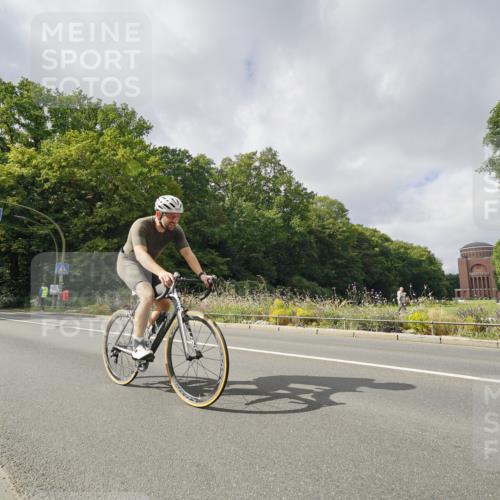 14.09.2025 - Stadtparktriathlon Michael Burmester http://msf.ph/oto/8893779 14.09.2025 11:55:47 Radfahren 984, 1056, 1164, 1173, 1174, 1194 meine-sportfotos.de