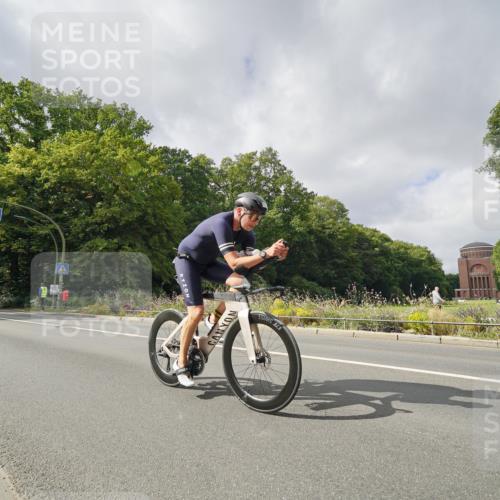 14.09.2025 - Stadtparktriathlon Michael Burmester http://msf.ph/oto/8893781 14.09.2025 11:55:49 Radfahren 984, 998, 1056, 1173, 1174, 1194 meine-sportfotos.de