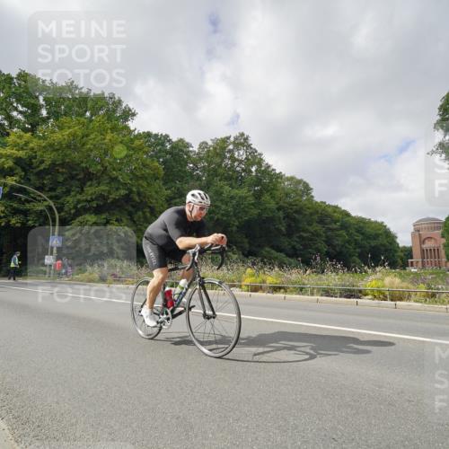 14.09.2025 - Stadtparktriathlon Michael Burmester http://msf.ph/oto/8893793 14.09.2025 11:56:15 Radfahren 1014, 1022, 1089, 1170, 1214 meine-sportfotos.de