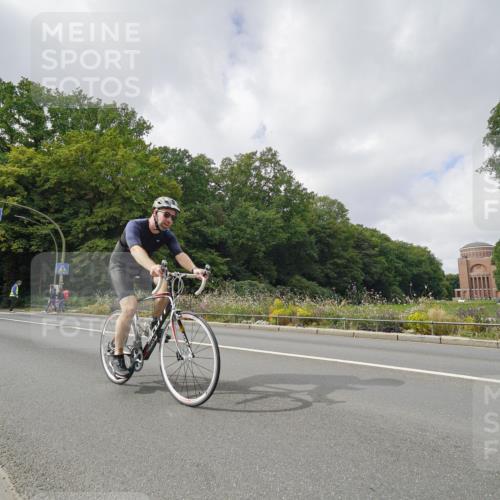 14.09.2025 - Stadtparktriathlon Michael Burmester http://msf.ph/oto/8893794 14.09.2025 11:56:16 Radfahren 1014, 1022, 1089, 1170, 1214 meine-sportfotos.de