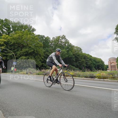 14.09.2025 - Stadtparktriathlon Michael Burmester http://msf.ph/oto/8893798 14.09.2025 11:56:31 Radfahren 960, 1023, 1119, 1133, 1172 meine-sportfotos.de