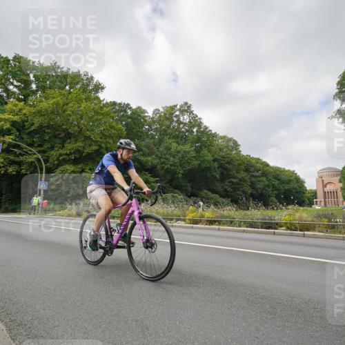 14.09.2025 - Stadtparktriathlon Michael Burmester http://msf.ph/oto/8893804 14.09.2025 11:56:41 Radfahren 949, 964, 1023, 1053, 1071, 1144, 1172, 1217 meine-sportfotos.de