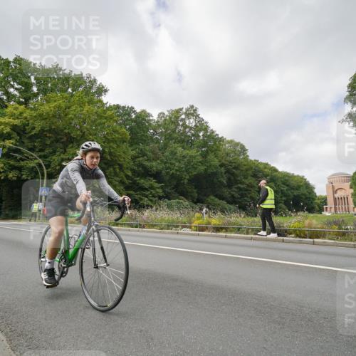 14.09.2025 - Stadtparktriathlon Michael Burmester http://msf.ph/oto/8893808 14.09.2025 11:56:45 Radfahren 949, 964, 1053, 1071, 1123, 1144, 1217 meine-sportfotos.de