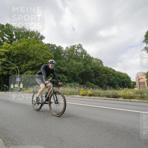 14.09.2025 - Stadtparktriathlon Michael Burmester http://msf.ph/oto/8893812 14.09.2025 11:56:54 Radfahren 924, 927, 1077, 1088, 1123, 1217 meine-sportfotos.de