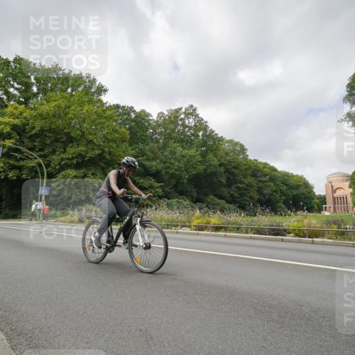 14.09.2025 - Stadtparktriathlon Michael Burmester http://msf.ph/oto/8893816 14.09.2025 11:56:59 Radfahren 924, 927, 1077, 1088, 1123, 1146, 1189 meine-sportfotos.de