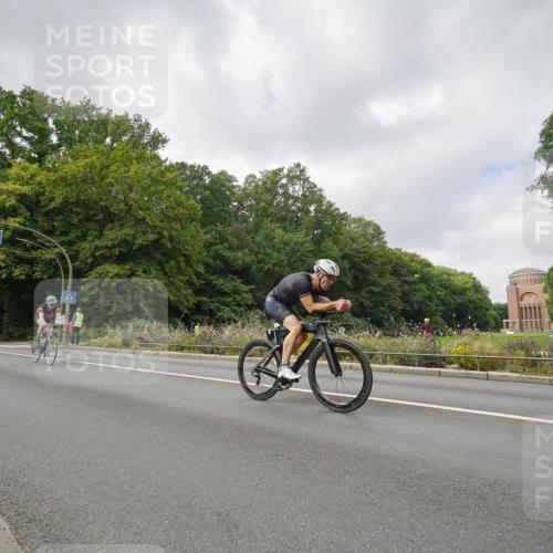 14.09.2025 - Stadtparktriathlon Michael Burmester http://msf.ph/oto/8893818 14.09.2025 11:57:06 Radfahren 952, 1016, 1050, 1129, 1146, 1189 meine-sportfotos.de