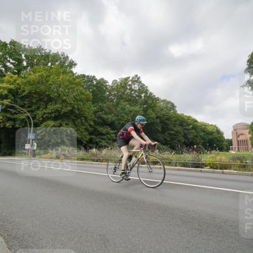 14.09.2025 - Stadtparktriathlon Michael Burmester http://msf.ph/oto/8893819 14.09.2025 11:57:06 Radfahren 952, 1016, 1050, 1129, 1146, 1189 meine-sportfotos.de