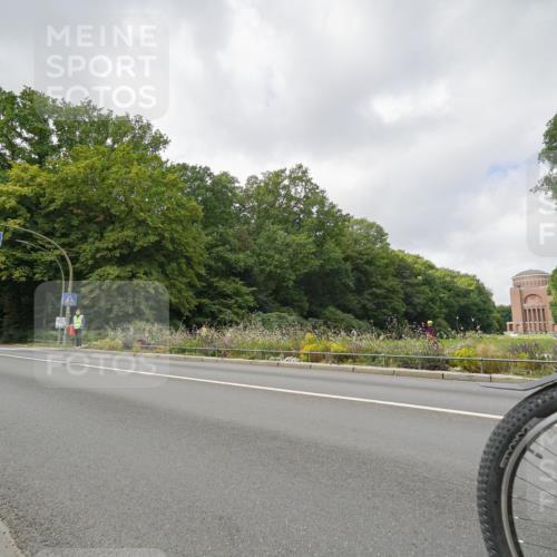 14.09.2025 - Stadtparktriathlon Michael Burmester http://msf.ph/oto/8893822 14.09.2025 11:57:08 Radfahren 952, 1016, 1050, 1129, 1146, 1189, 1205 meine-sportfotos.de