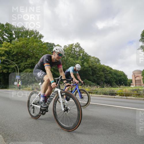 14.09.2025 - Stadtparktriathlon Michael Burmester http://msf.ph/oto/8893828 14.09.2025 11:57:17 Radfahren 952, 1050, 1124, 1132, 1147, 1203, 1205, 1211, 1212 meine-sportfotos.de