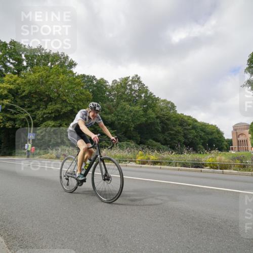 14.09.2025 - Stadtparktriathlon Michael Burmester http://msf.ph/oto/8893835 14.09.2025 11:57:30 Radfahren 1026, 1061, 1075, 1103, 1124, 1139 meine-sportfotos.de