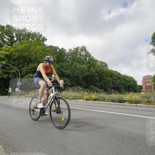 14.09.2025 - Stadtparktriathlon Michael Burmester http://msf.ph/oto/8893844 14.09.2025 11:57:45 Radfahren 966, 1027, 1084, 1109, 1199 meine-sportfotos.de