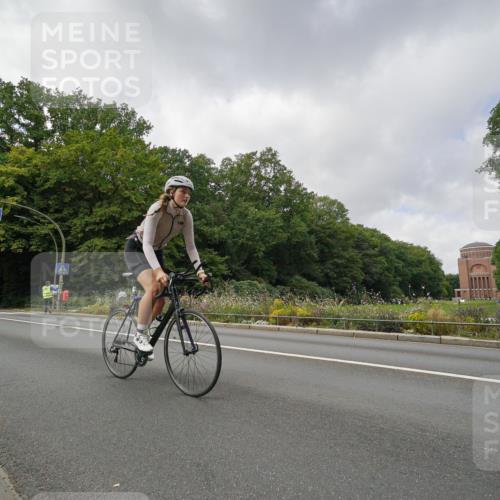 14.09.2025 - Stadtparktriathlon Michael Burmester http://msf.ph/oto/8893852 14.09.2025 11:58:11 Radfahren 1001, 1002, 1040, 1043, 1080, 1112 meine-sportfotos.de