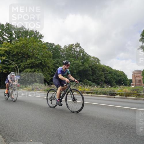 14.09.2025 - Stadtparktriathlon Michael Burmester http://msf.ph/oto/8893868 14.09.2025 11:58:40 Radfahren 972, 1059, 1066, 1097, 1102, 1128, 1156, 1193 meine-sportfotos.de