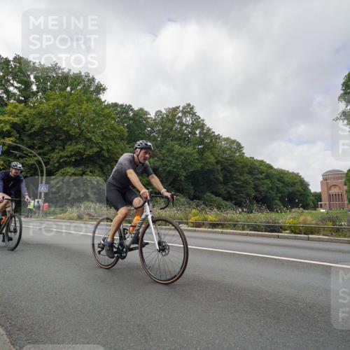14.09.2025 - Stadtparktriathlon Michael Burmester http://msf.ph/oto/8893873 14.09.2025 11:58:51 Radfahren 1019, 1029, 1051, 1066, 1137, 1150, 1171, 1187 meine-sportfotos.de