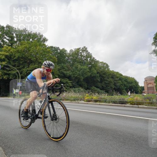 14.09.2025 - Stadtparktriathlon Michael Burmester http://msf.ph/oto/8893886 14.09.2025 11:59:14 Radfahren 970, 978, 1078 meine-sportfotos.de