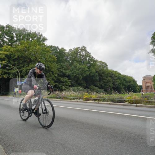 14.09.2025 - Stadtparktriathlon Michael Burmester http://msf.ph/oto/8893887 14.09.2025 11:59:17 Radfahren 958, 970, 978, 1078, 1182 meine-sportfotos.de