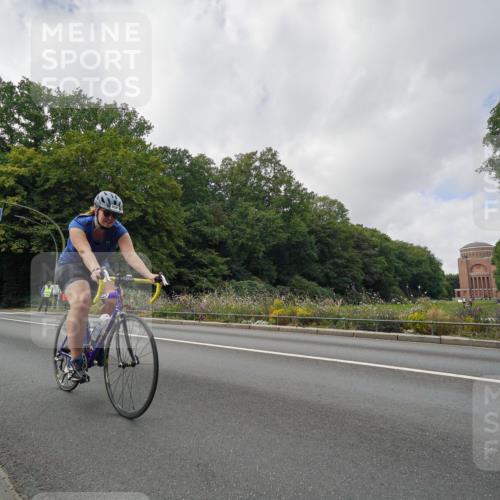 14.09.2025 - Stadtparktriathlon Michael Burmester http://msf.ph/oto/8893891 14.09.2025 11:59:25 Radfahren 958, 978, 1125, 1182 meine-sportfotos.de