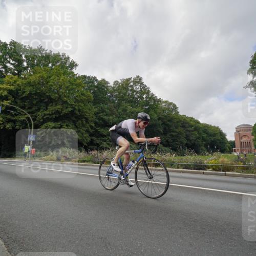 14.09.2025 - Stadtparktriathlon Michael Burmester http://msf.ph/oto/8893892 14.09.2025 11:59:33 Radfahren 1007, 1125 meine-sportfotos.de
