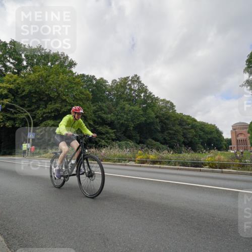 14.09.2025 - Stadtparktriathlon Michael Burmester http://msf.ph/oto/8893894 14.09.2025 11:59:34 Radfahren 1007, 1125, 1178 meine-sportfotos.de