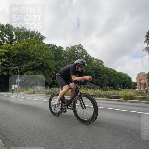 14.09.2025 - Stadtparktriathlon Michael Burmester http://msf.ph/oto/8893895 14.09.2025 11:59:42 Radfahren 936, 1054, 1057, 1107, 1178 meine-sportfotos.de