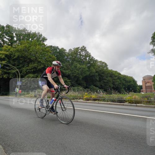 14.09.2025 - Stadtparktriathlon Michael Burmester http://msf.ph/oto/8893901 14.09.2025 11:59:52 Radfahren 936, 980, 1057, 1107, 1115, 1202 meine-sportfotos.de